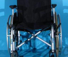 Scaun cu rotile  Drive - latime sezut 45 cm